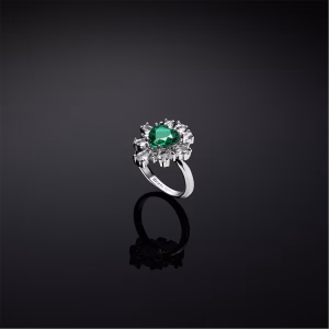 Women's Emerald Band Ring